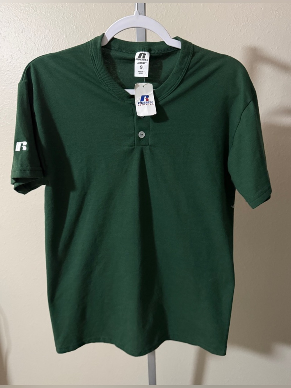 Men’s Russell Athletic Dark Green Short Sleeve Henley Tee Shirts, Size S
